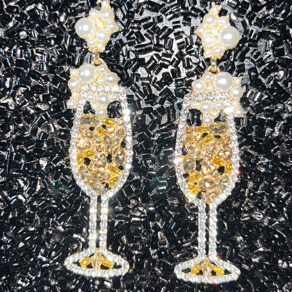 Champagne Taste for Pierced Ears Only - Picture 10 of 15